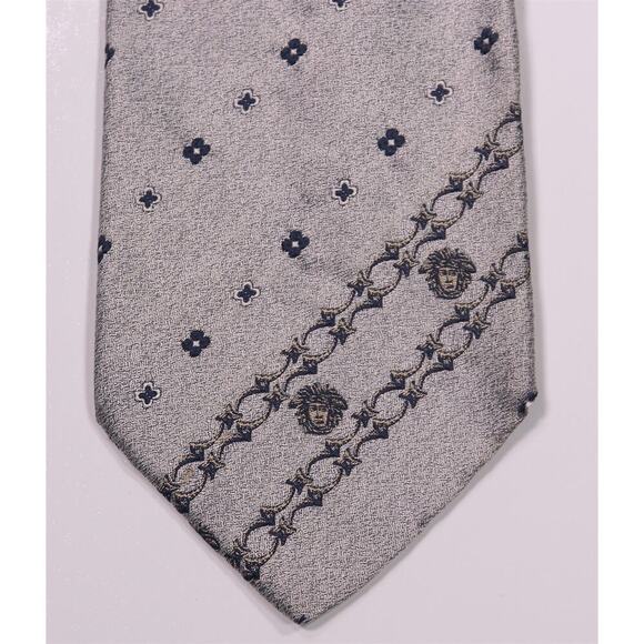 Gianni Versace Vintage 90's Silver Gray Floral Medusa Silk Necktie Tie - Picture 6 of 7